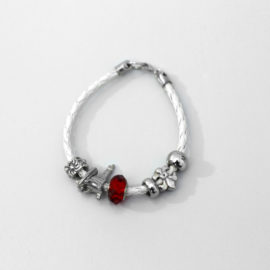 Pulseira com berloques de prata